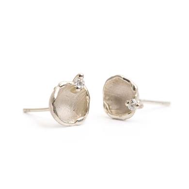 Boucles d'oreilles en or blanc avec diamant