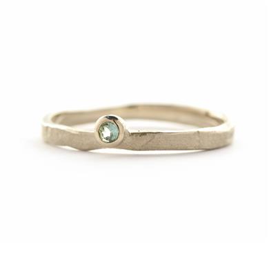 Bague fine avec tourmaline vert