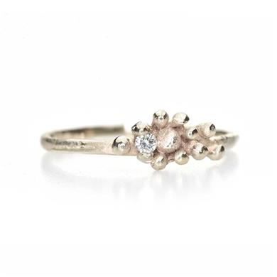 Verlovingsring met fijne details en diamant