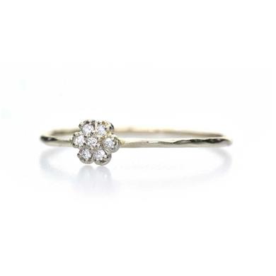 bague fine avec diamants de serti fleur