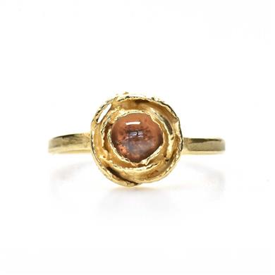 rose sur bague de l'or avec tourmaline