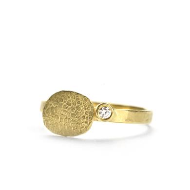 Bague en or jaune avec empreinte de nez