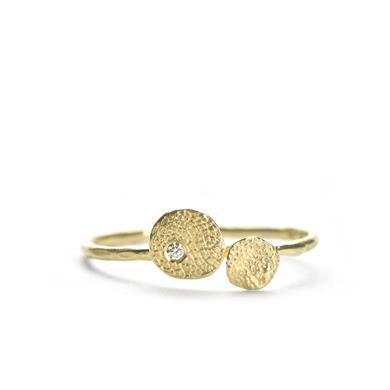 Yellow gold ring with paw print